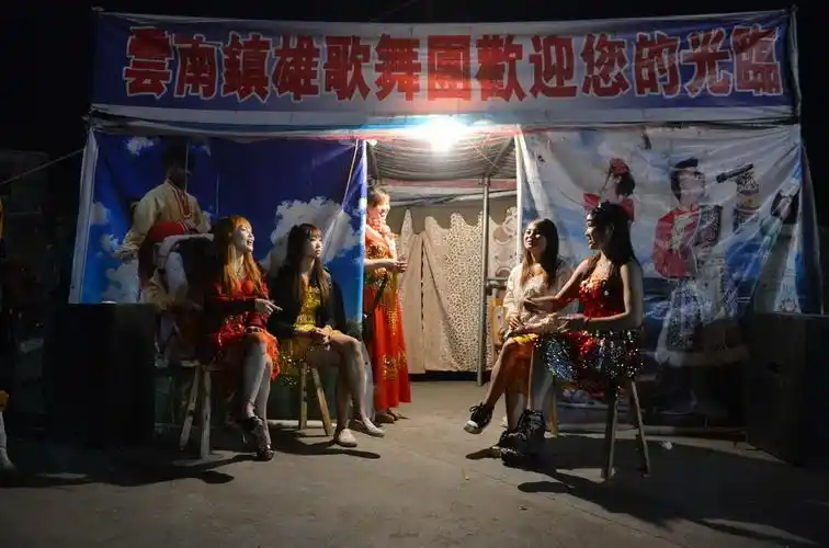 探访浙江农村歌舞团[17p]