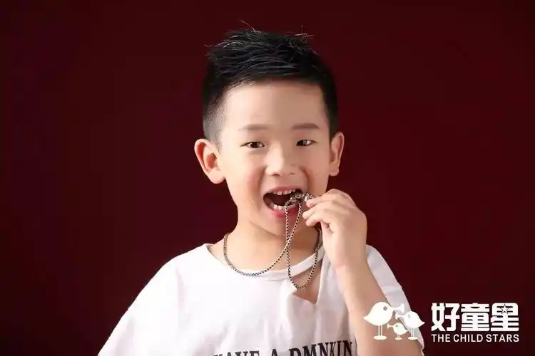 好童星丨张明浩丨辛勤的小蜜蜂