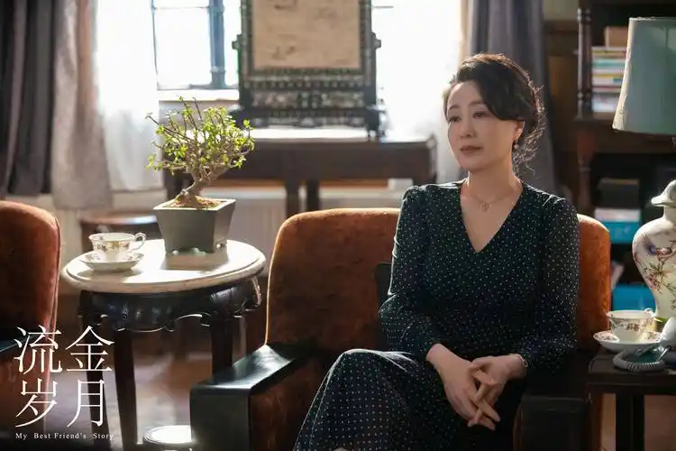 《小舍得》里,她演的是宋佳的后妈,张国立的出轨对象,"高段位绿茶"蔡