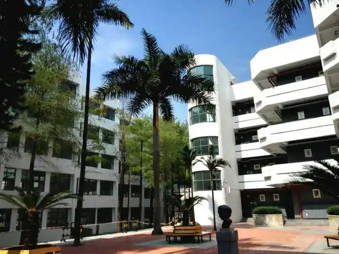 深圳市育才中学掠影