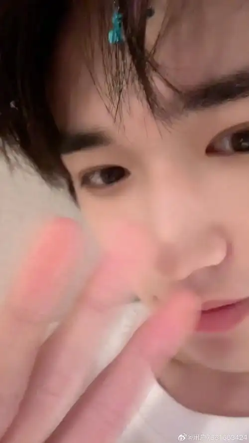 宋亚轩##比耶告白宋亚轩