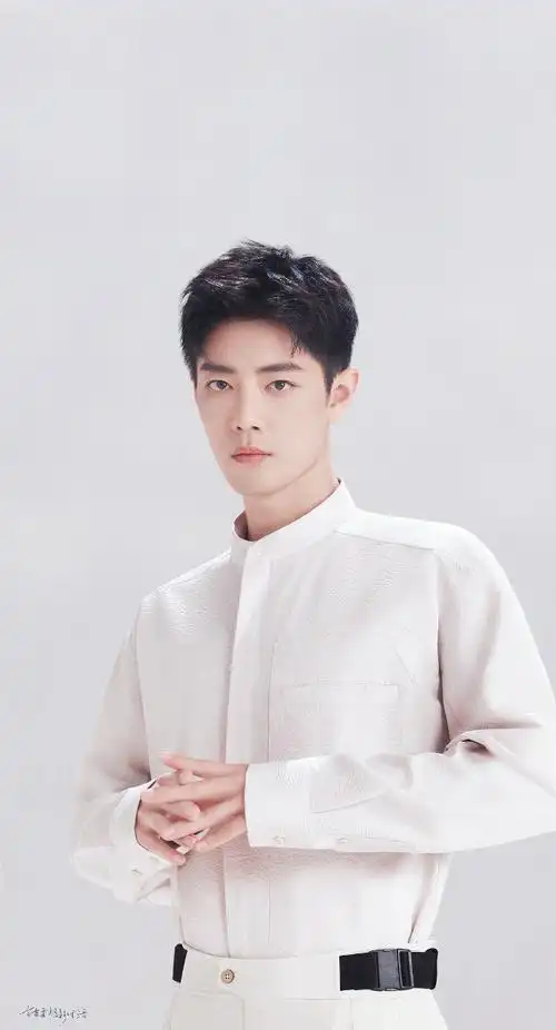 超正超帅!白衬衫优雅又迷人!大长腿偶吧  #肖战##肖战我喜欢你