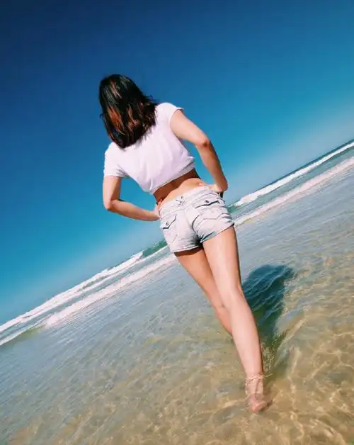 中国游泳新女神刘湘获金牌被赞外貌惊艳图