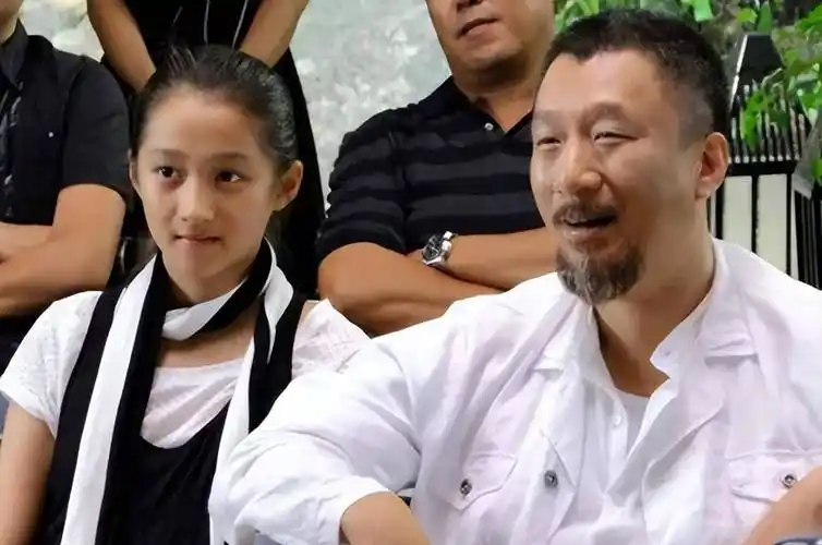 才明白,为何鹿晗和关晓彤能挺过七年之痒,原来"高攀"的不是她_合作