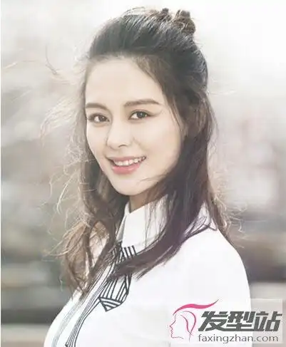 中长发扎半丸子头怎么扎才好看 优雅半丸子公主头扎发教程图解_发型站