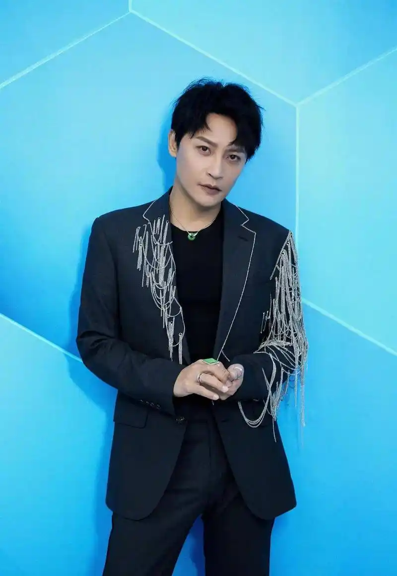 陈志朋翻车?被疑直播耍明星架子怒粉丝,本人微博回应:理性下单