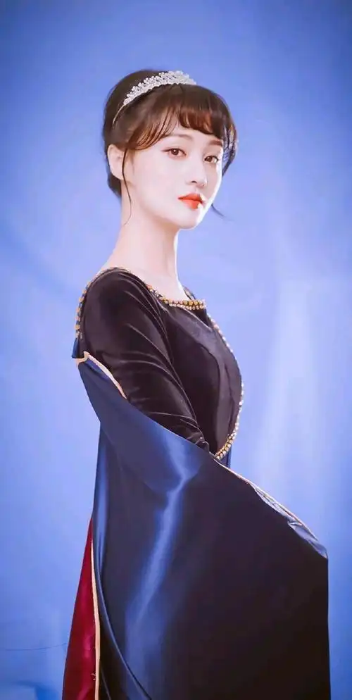 郑爽化身安娜公主,气质优雅高贵,太美了