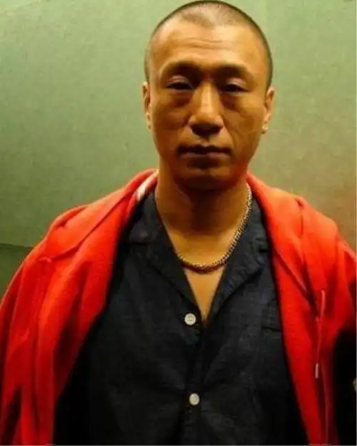 郭富城光头丑孙红雷光头丑霍建华光头丑而他显得狠