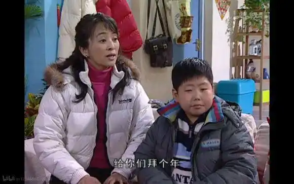 《家有儿女》里,她是鼠标的妈妈,很多人都是在这个剧里认识的她.