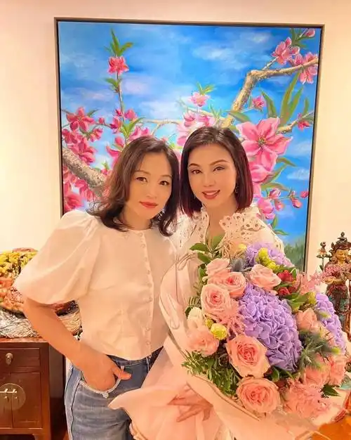 谢玲玲庆生,66岁谢玲玲状态回春,不输众年轻阔太_宝珠_林建岳_杨小娟