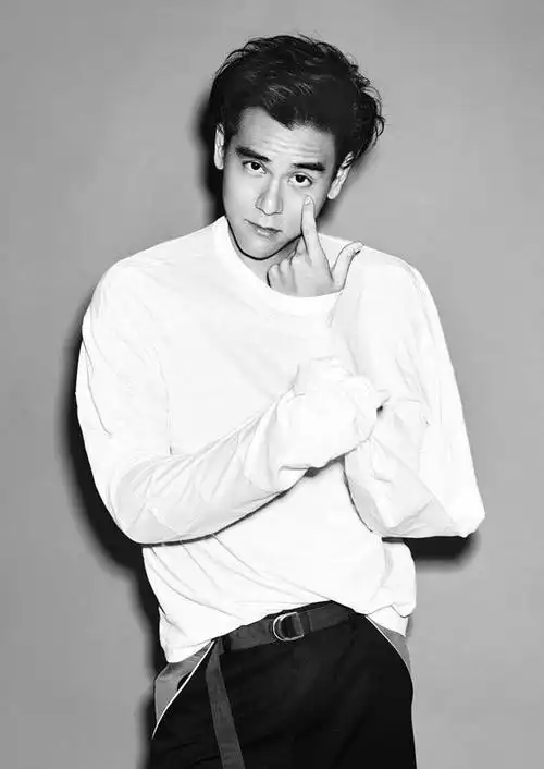 彭(peng)于(yu)晏(yan)图(tu)片(pian)