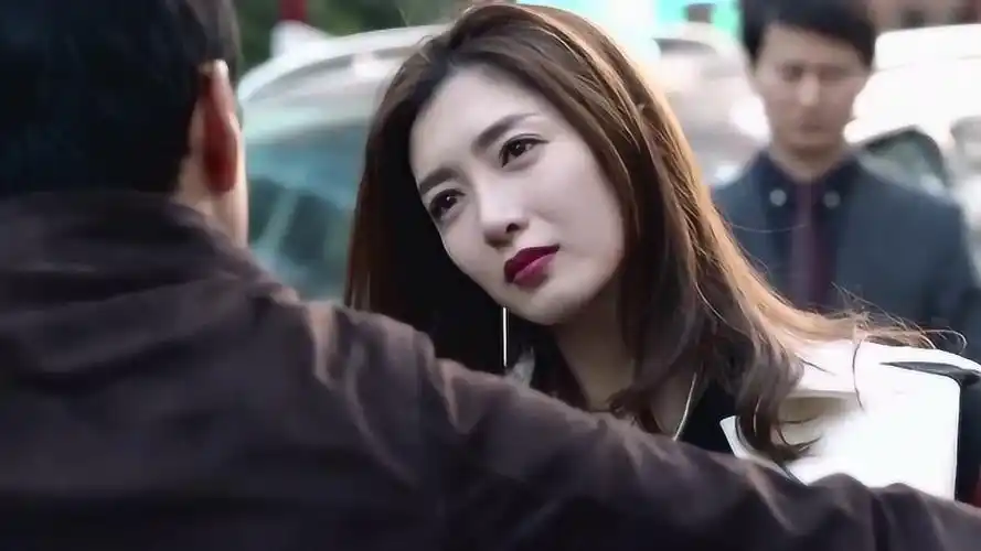 好先生不是我黑她江疏影这演技真尴尬一会哭一会笑的