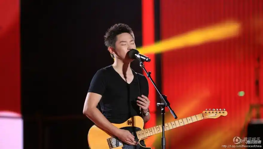 好声音决赛现场图集 导师学员两两对唱梁博夺冠(组图)