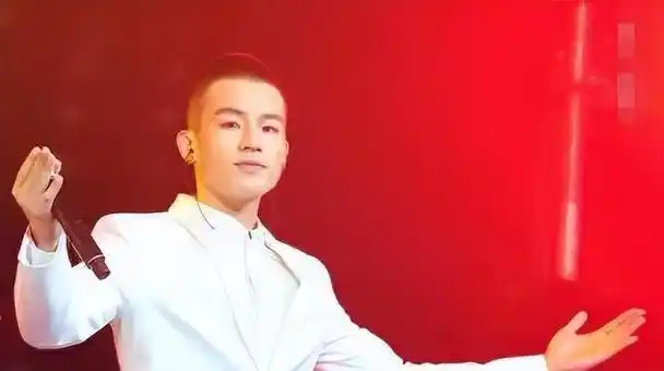 有种整容叫做欧豪分手与马思纯分手后简直像换了个人