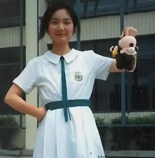 港乐天后杨千嬅难得哭诉,被网暴有家回不了的五年!