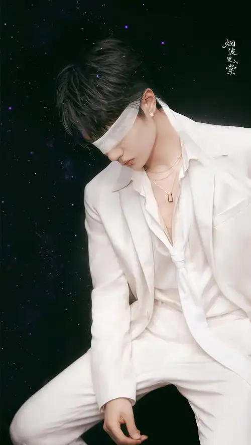 王一博散落的华服##让直播间暂停卖货的男人