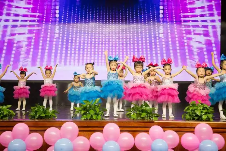 童心共筑——中国梦"六一文艺晚会精彩花絮回顾