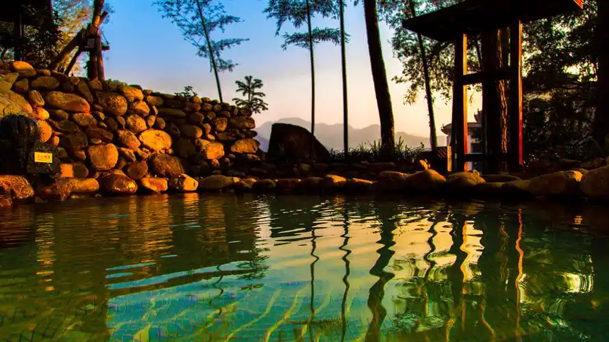 江西宜春明月山富硒温泉2晚3日跟团游双高挂四酒店