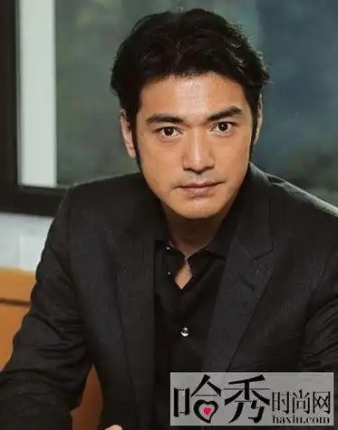 尽量营造一个"圆形",但注意不要太短成圆寸代表人物:金城武4.