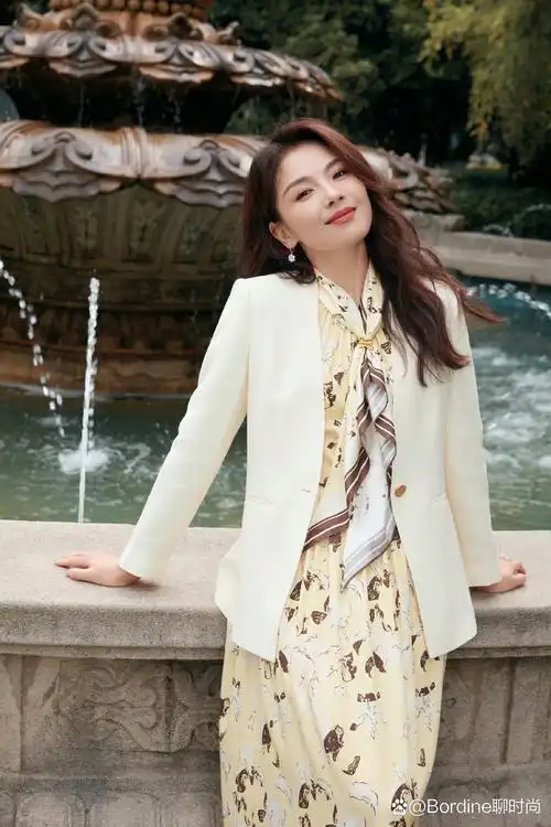 刘涛的穿搭带着几分文艺. 1.