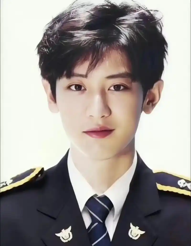 朴灿烈 存了一些灿烈神图😍😍 谁懂啊!真的巨爱!#ex