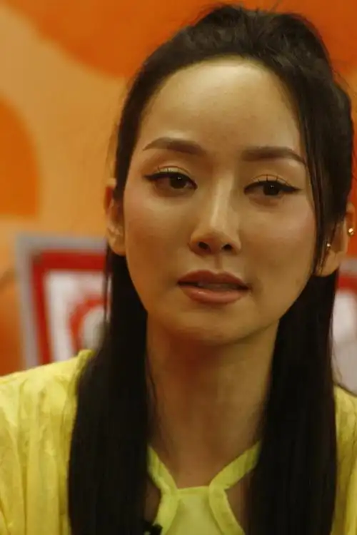 图文:萨顶顶独家做客--用梵语唱歌_影音娱乐_新浪网