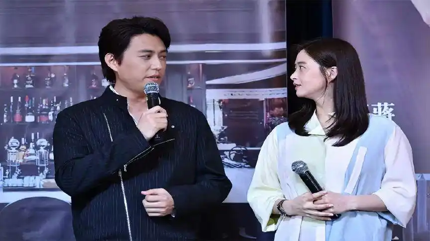 靳东调侃蒋欣:介绍胡歌给你认识要不要?