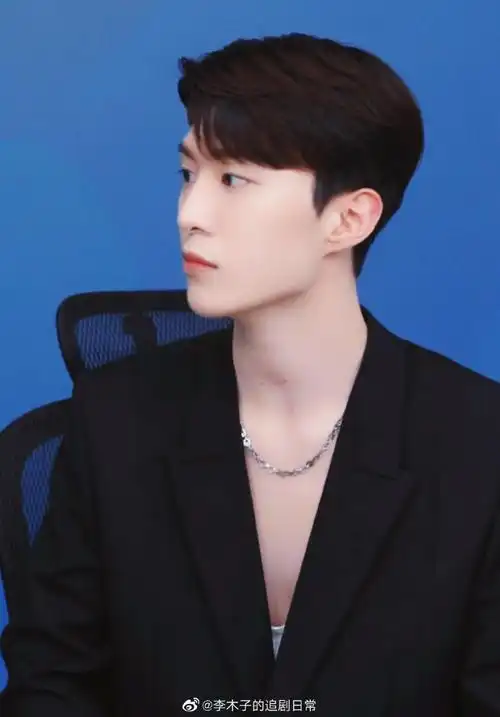 范丞丞打卡少林#范丞丞侧颜杀,怎么会有侧脸如此好看的男孩子啊!