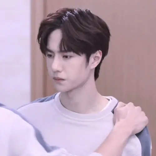 王一博头像/id小乔 拿图点赞.