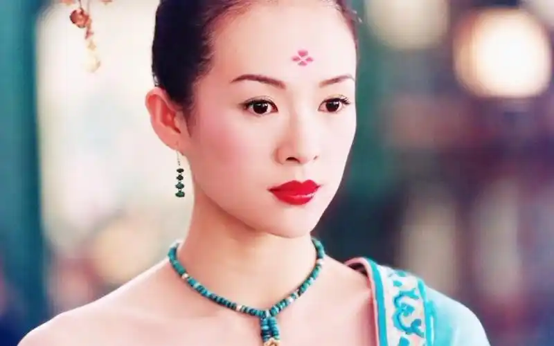 【章子怡】17到42岁各时期容貌变化,标准三庭五眼,典型东方美人胚子.