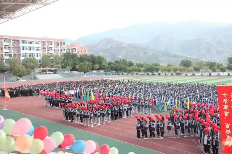百日攻坚决战高考盐边县中学校举行2022届百日誓师大会