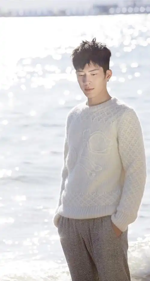 井柏然_帅哥壁纸图片_爱扣扣网