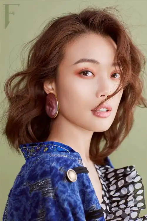 67裁剪图片时隔六年,容祖儿2018国语新专辑《答案之书》已正式上线.