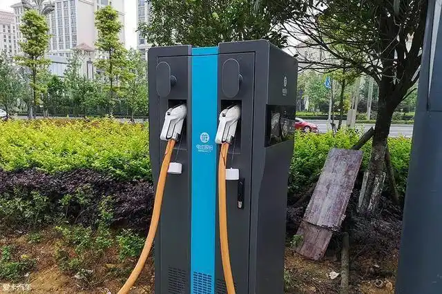 商业充电桩才是一切问题的关键