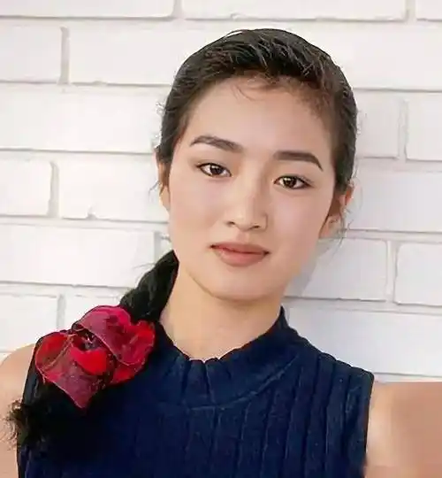 巩俐写真不愧是巩皇,这身材太过炸裂,女神的美貌与魅力!