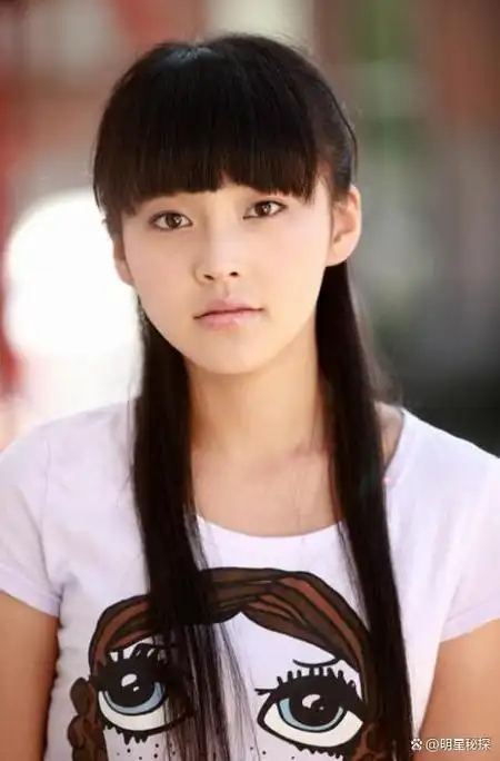 20岁演妇女34岁演学生两年接18部剧为母买房她苦尽甘来了