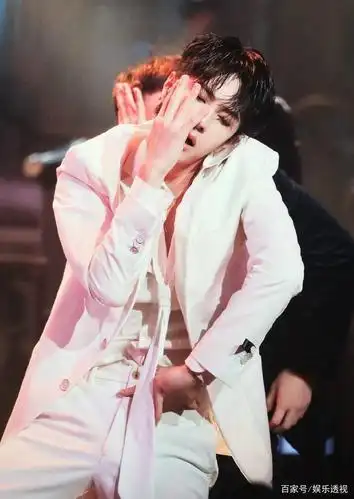 王一博舞台照
