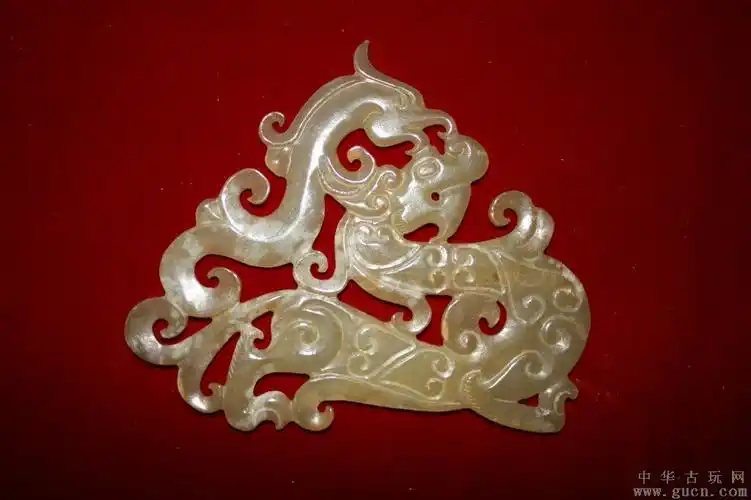 出土高古玉龙凤佩