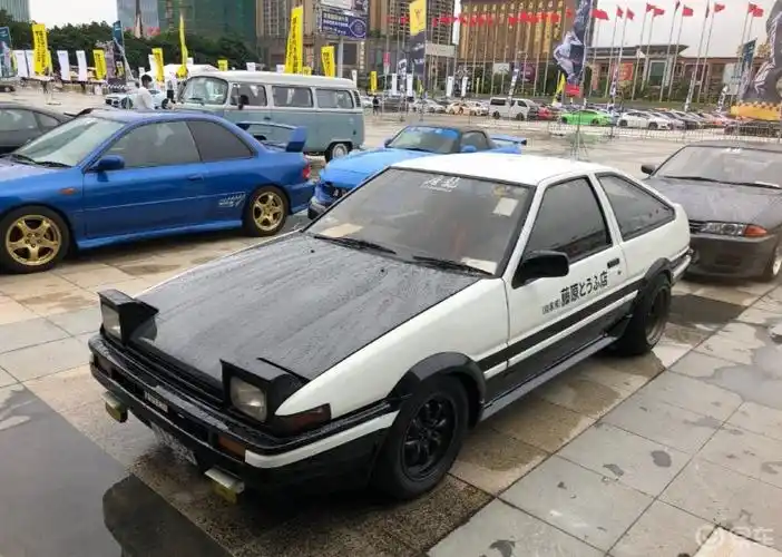 哇!丰田ae86,这个是拓海的车吗?