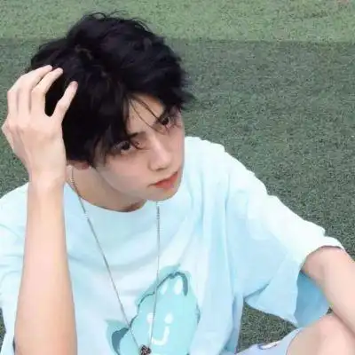 笑起来很阳光的男生头像不酷不帅气不是我的爱