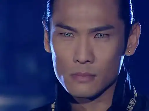 第八号当铺第七集中韩诺的眼睛是怎么回事?是隐形眼镜吗?不然是什么?