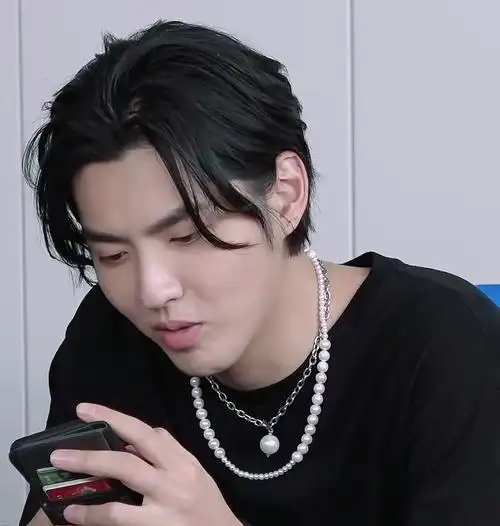 一折鹿晗项链_潮流合伙人吴亦凡同款项链珍珠项链男潮嘻哈链条锁骨链