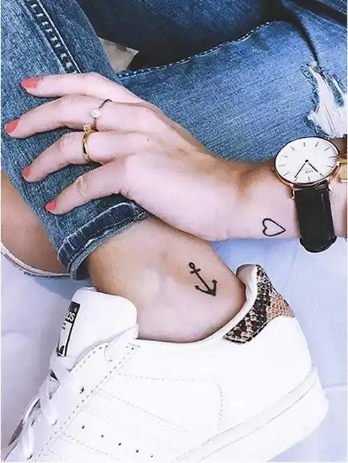 20个优雅的女性脚踝纹身,俏皮又吸引