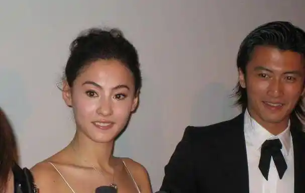 张柏芝带仨娃嫁小九岁男友?谢霆锋为抚养权疑与王菲分手!