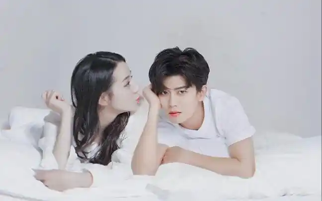 【迪丽热巴任嘉伦】【与君初相识】现场甜蜜摸头杀_哔哩哔哩_bilibili