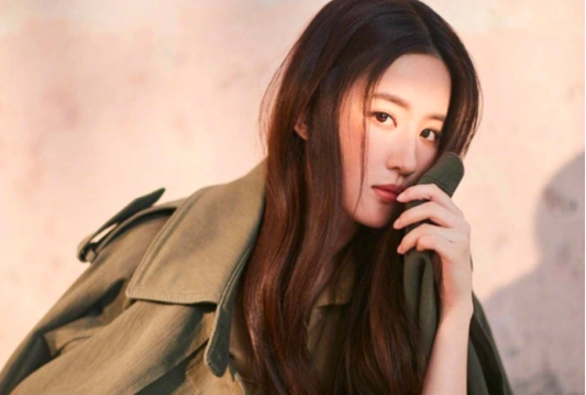 刘亦菲仙品侧颜优雅的气质