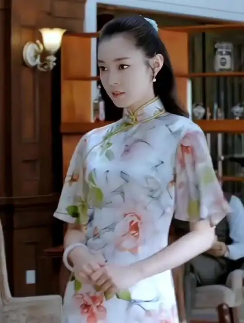 宋轶旗袍造型真的是摇曳生姿,风情万种,太好看了