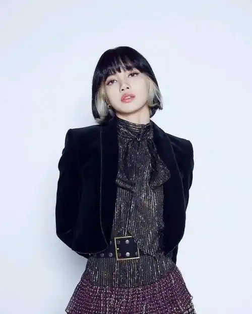 lisa带火了一种染发,它叫"挂耳染",又飒又酷,谁染谁好看