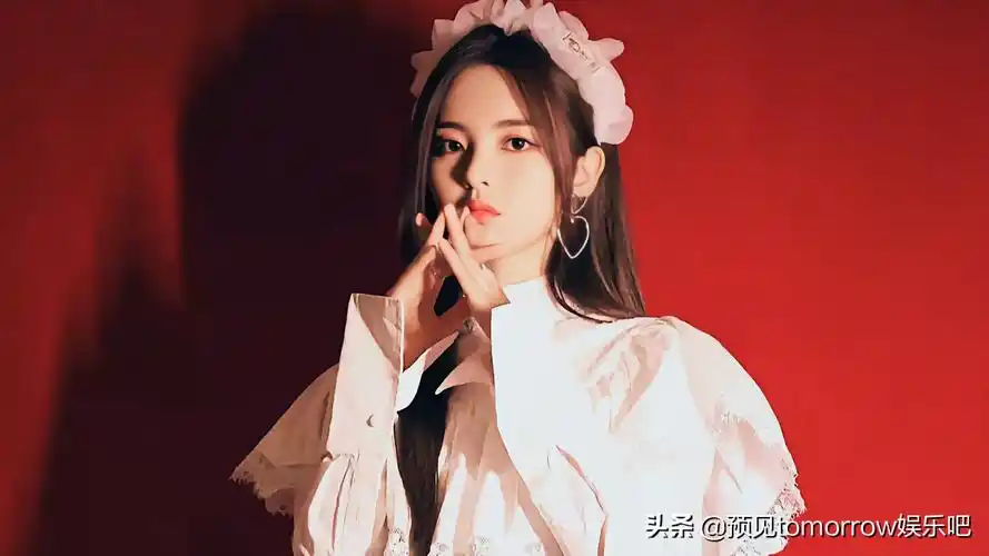 草根明星------杨超越个人资料简介