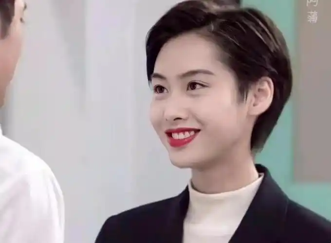 盘点一下我心目中港圈最美的十位短发女星